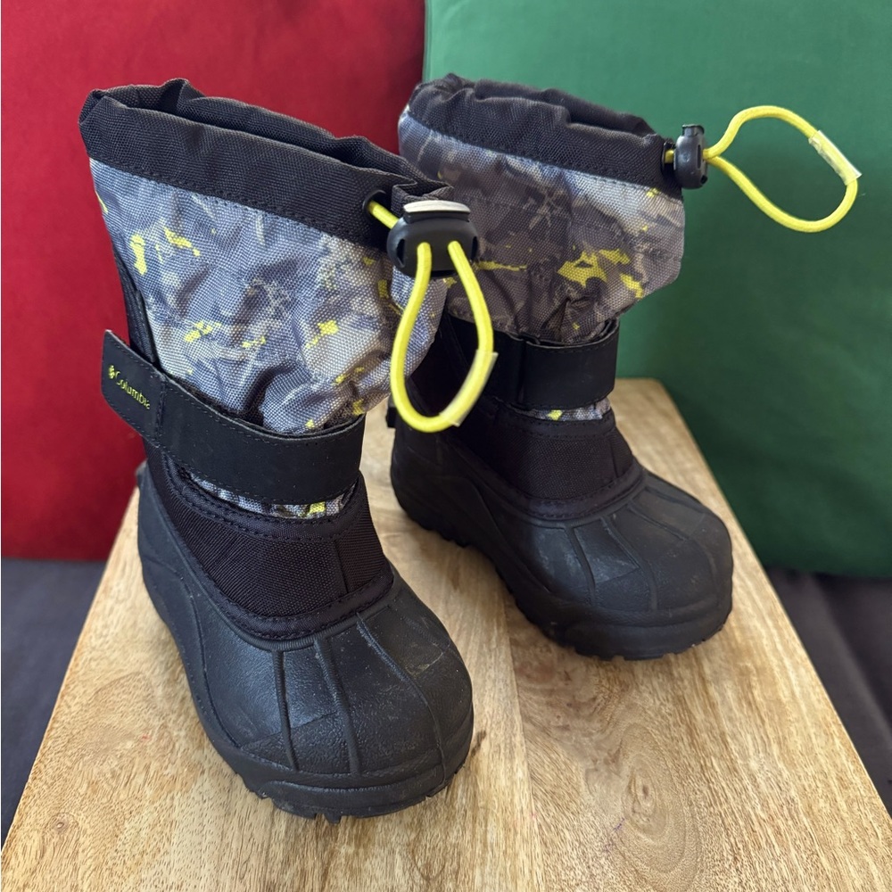 COLUMBIA KIDS WATERPROOF BOOTS US8